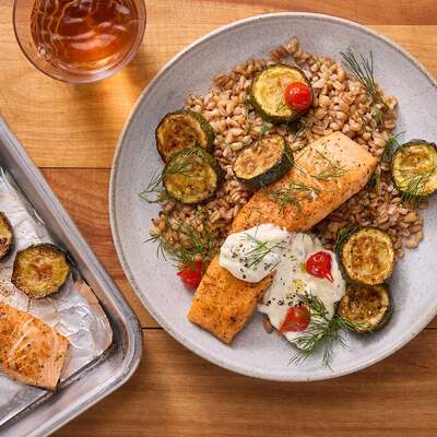 Baked Salmon & Creamy Dill Sauce