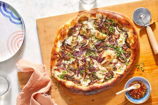 Mushroom & Shallot White Pizza