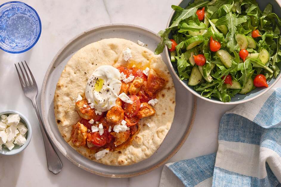 15-Min Chicken Pitas & Arugula Salad