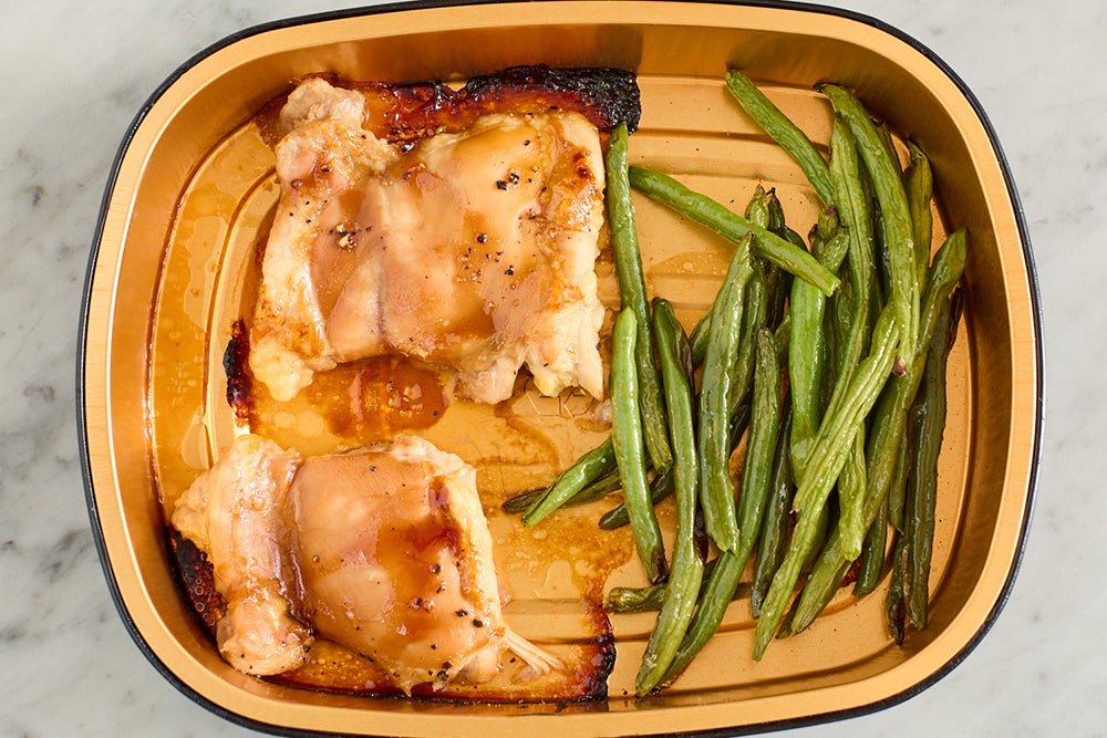 recipe-step-image-Roast the chicken & green beans}