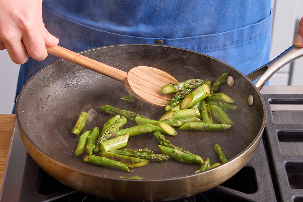 recipe-step-image-Cook the asparagus}