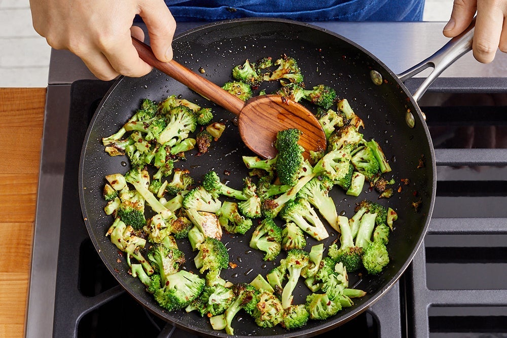 recipe-step-image-Cook the broccoli}