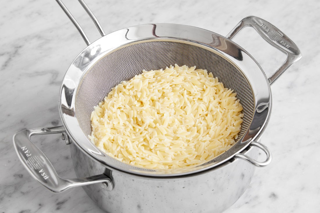 recipe-step-image-Cook the pasta}