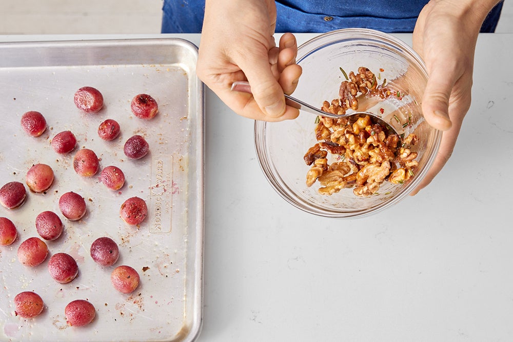 recipe-step-image-Roast the grapes & walnuts }