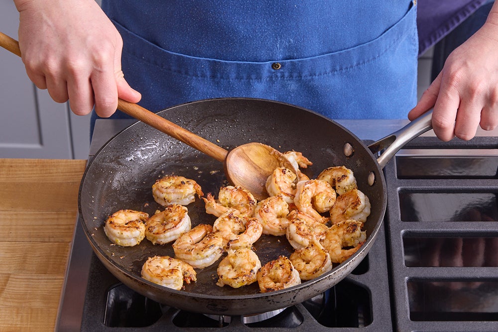 recipe-step-image-Cook the shrimp}