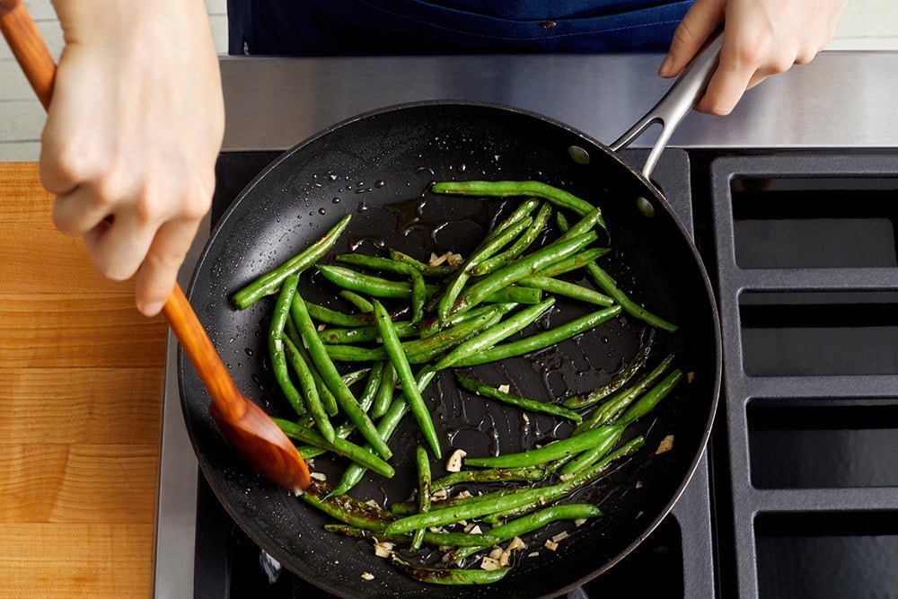 recipe-step-image-Cook the green beans}