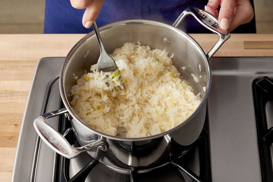 recipe-step-image-Cook the rice}