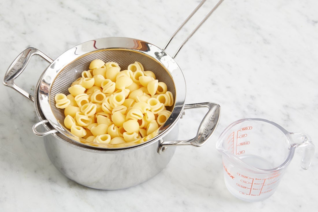 recipe-step-image-Cook the pasta }