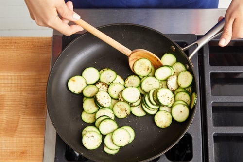 recipe-step-image-Cook the zucchini}