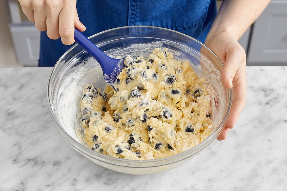 recipe-step-image-Mix the batter}