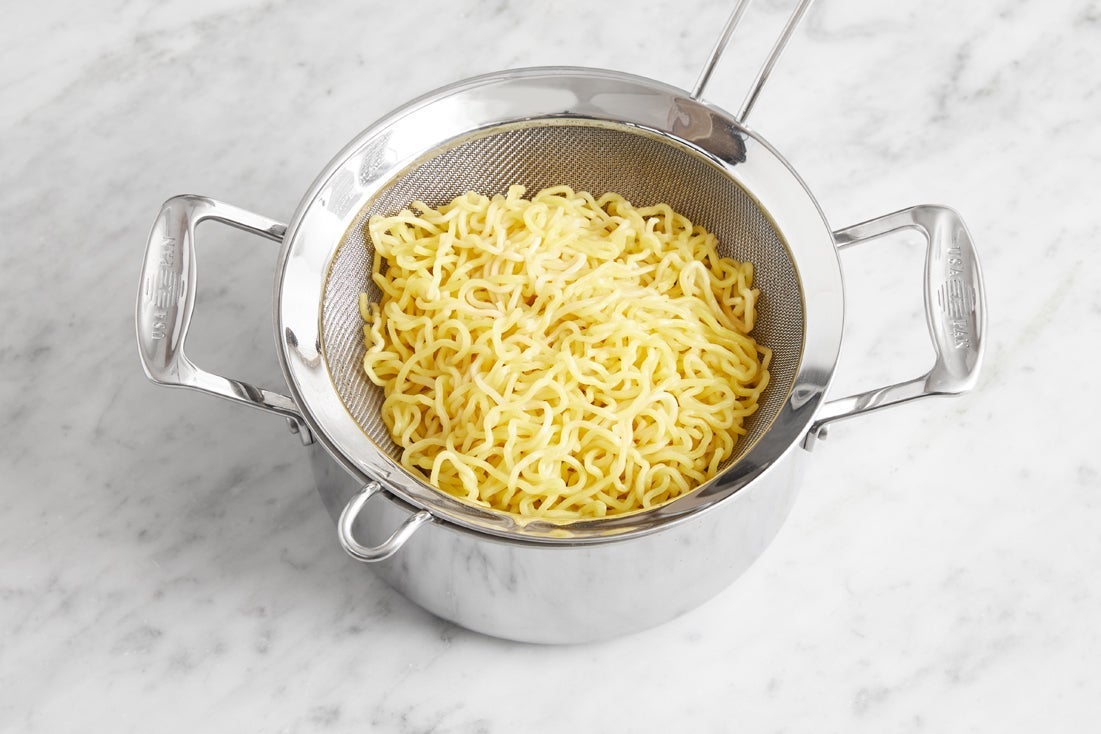 recipe-step-image-Cook the noodles}