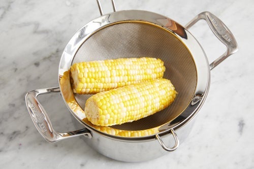 recipe-step-image-Cook the corn }