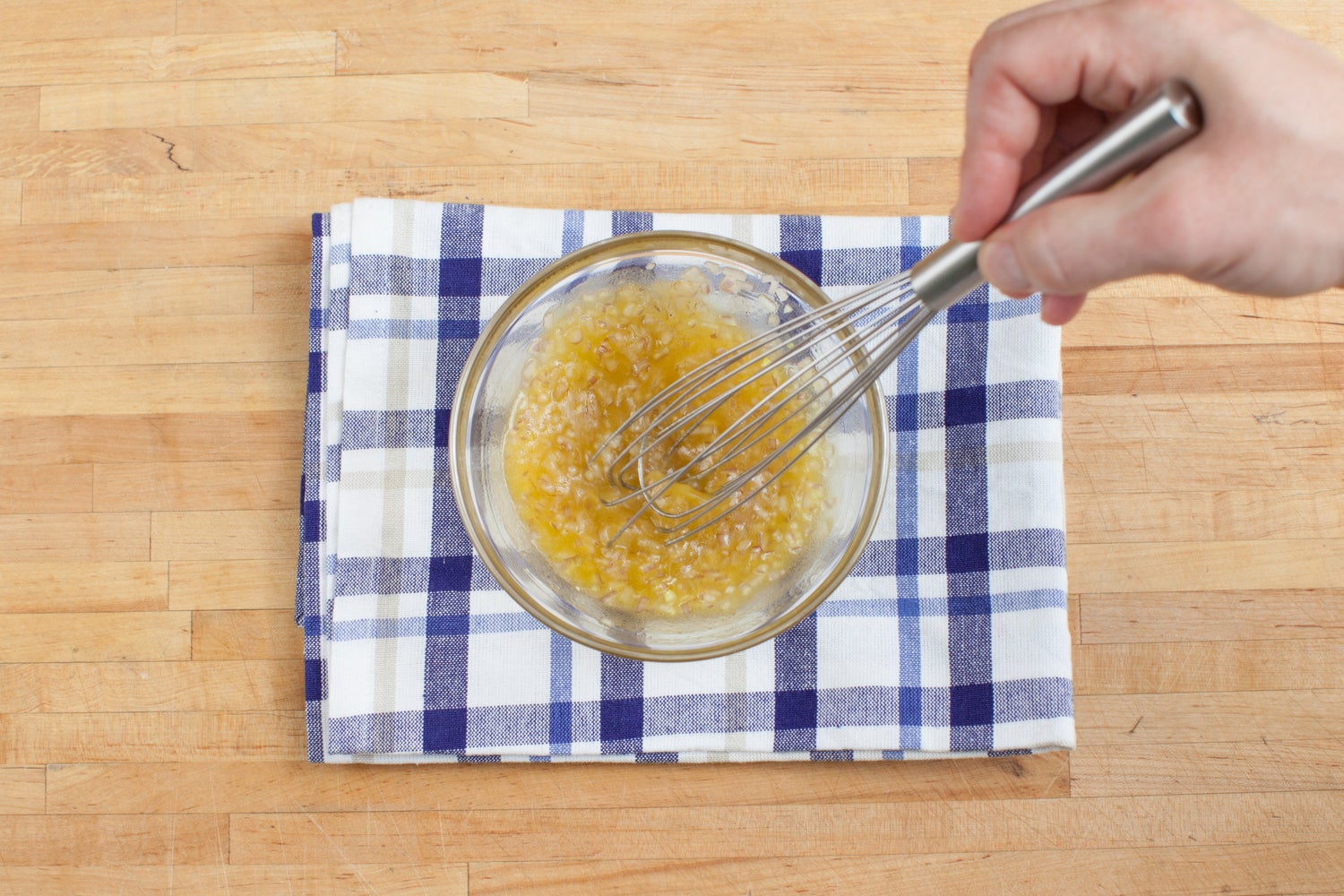 recipe-step-image-Make the vinaigrette:}