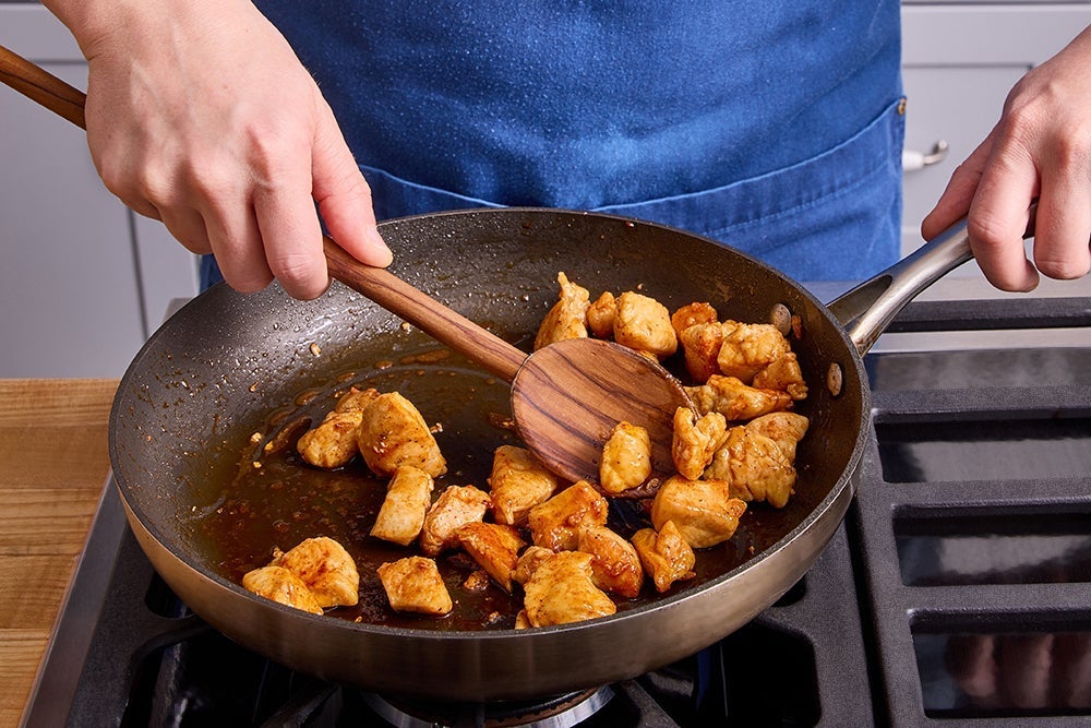 recipe-step-image-Cook the chicken}