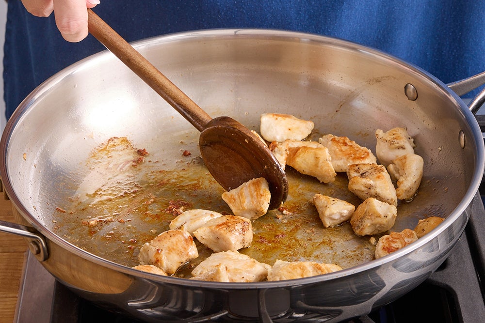 recipe-step-image-Cook the chicken}