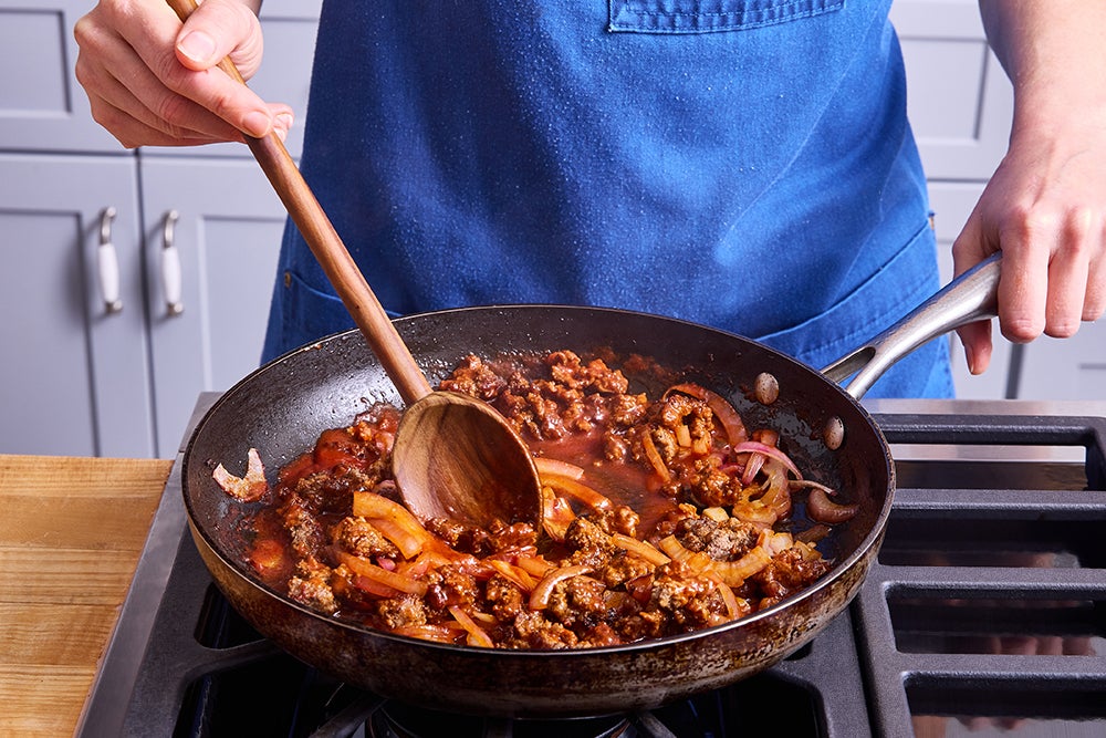 recipe-step-image-Cook the beef & serve your dish}