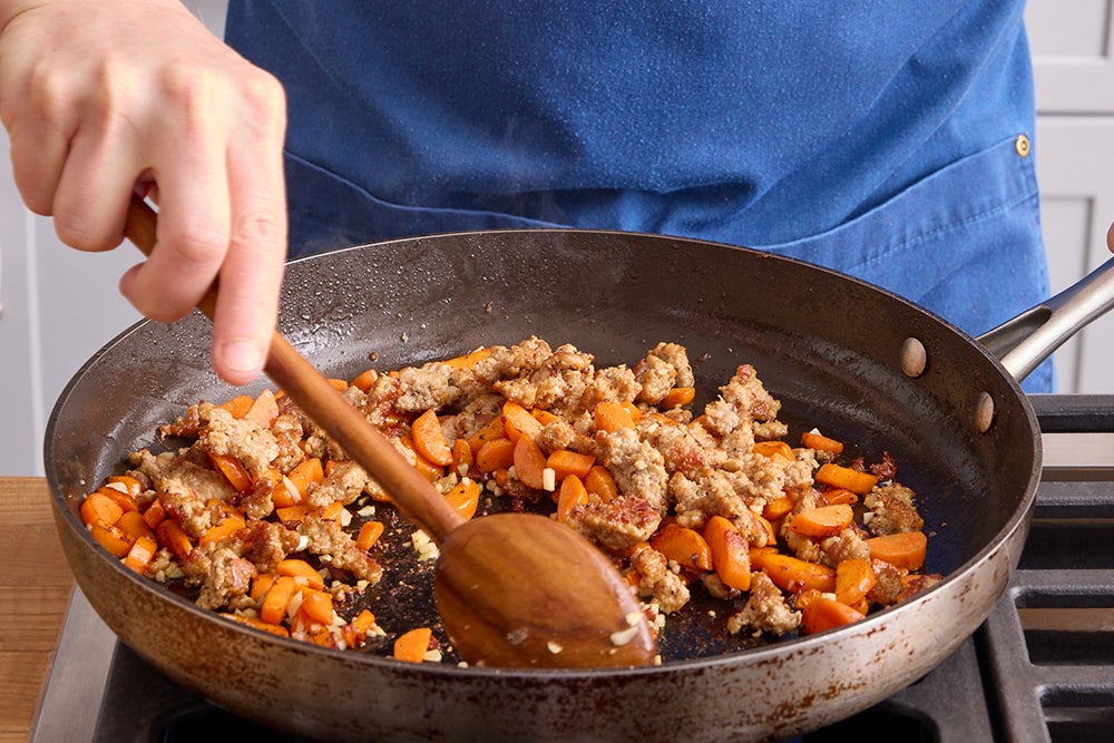 recipe-step-image-Cook the pork & carrots}