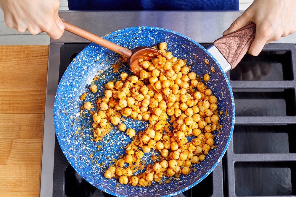 recipe-step-image-Start the sauce}